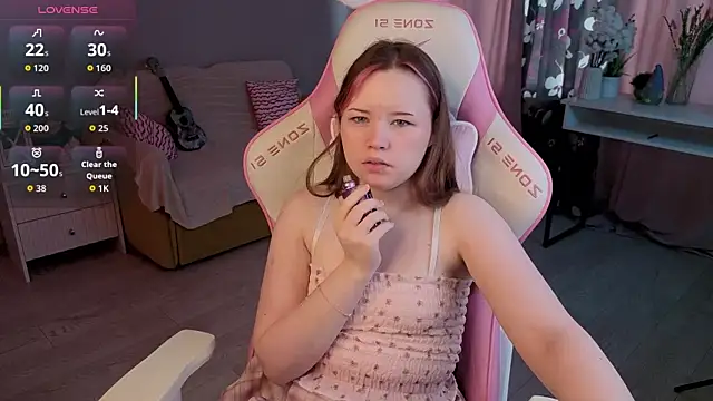 Snapshot of Sweetie_Hope chatting on October 2025 07:39:01 AM Sweetie Hope online show from October 2025 07:39:01 AM