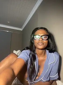 Moonzy77 online show from November 2025 12:09:01 AM