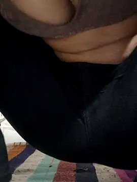 Snapshot of Aidakhan1212 chatting on December 2025 04:56:01 PM Aidakhan1212 online show from December 2025 04:56:01 PM