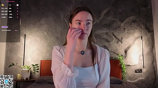 Snapshot of VincenzaGarigliano chatting on November 2025 01:16:01 AM VincenzaGarigliano online show from November 2025 01:16:01 AM