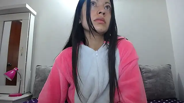 Snapshot of Taylormegan chatting on October 2025 01:11:01 PM Taylormegan online show from October 2025 01:11:01 PM