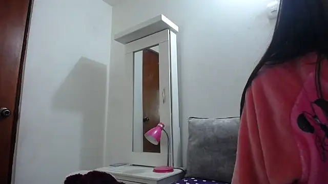 Snapshot of Taylormegan chatting on November 2025 01:13:02 PM Taylormegan online show from November 2025 01:13:02 PM