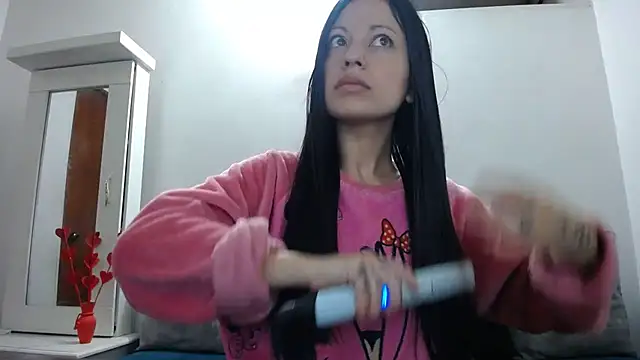 Snapshot of Taylormegan chatting on November 2025 02:24:02 PM Taylormegan online show from November 2025 02:24:02 PM