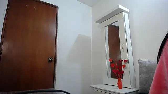 Snapshot of Taylormegan chatting on November 2025 02:17:02 PM Taylormegan online show from November 2025 02:17:02 PM