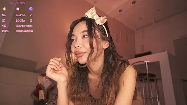 Rem Esme online show from December 2025 03:23:01 AM