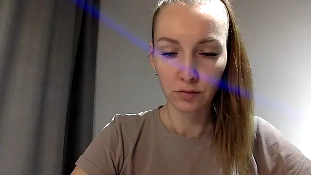 Varnyx online show from November 2025 07:14:02 PM