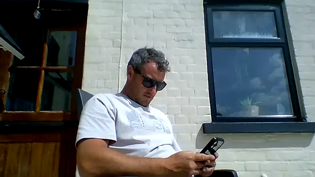 Londonlad818 online show from June 2026 02:19:02 PM