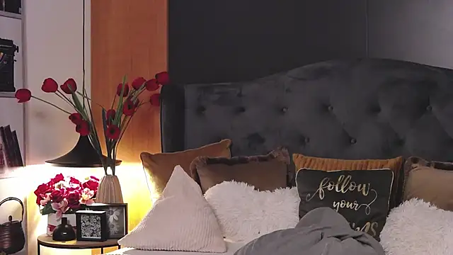 Snapshot of Mia_Swano chatting on October 2025 09:57:01 PM Mia Swano online show from October 2025 09:57:01 PM