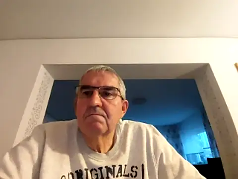 Snapshot of Oldmenhot66 chatting on October 2025 04:29:02 PM Oldmenhot66 online show from October 2025 04:29:02 PM