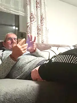 Snapshot of Oldmenhot66 chatting on October 2025 05:13:02 PM Oldmenhot66 online show from October 2025 05:13:02 PM