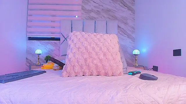 Snapshot of collet_1 chatting on November 2025 12:05:02 PM collet 1 online show from November 2025 12:05:02 PM