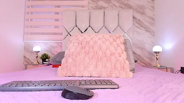 Snapshot of collet_1 chatting on November 2025 11:54:02 AM collet 1 online show from November 2025 11:54:02 AM