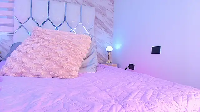 Snapshot of collet_1 chatting on November 2025 11:55:02 AM collet 1 online show from November 2025 11:55:02 AM