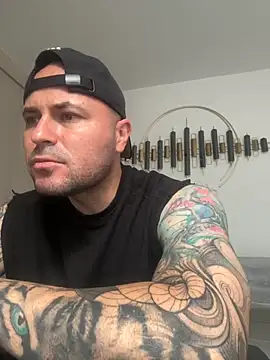 Snapshot of joshmahe chatting on September 2025 02:06:02 PM joshmahe online show from September 2025 02:06:02 PM