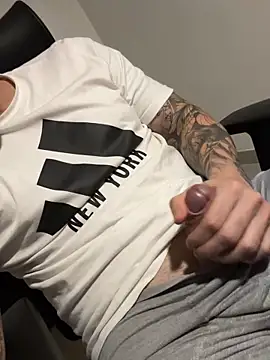 Snapshot of joshmahe chatting on October 2025 06:45:02 AM joshmahe online show from October 2025 06:45:02 AM