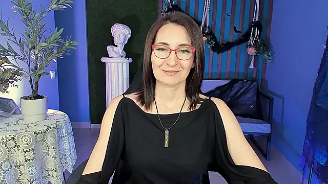 Snapshot of UnaTerra chatting on October 2025 05:18:02 AM UnaTerra online show from October 2025 05:18:02 AM