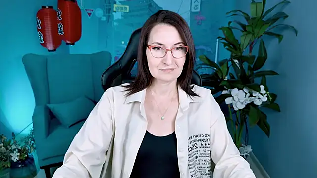 Snapshot of UnaTerra chatting on November 2025 09:21:02 AM UnaTerra online show from November 2025 09:21:02 AM