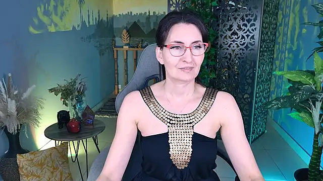 Snapshot of UnaTerra chatting on November 2025 09:19:02 AM UnaTerra online show from November 2025 09:19:02 AM