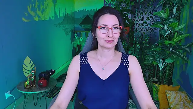 Snapshot of UnaTerra chatting on November 2025 05:22:02 AM UnaTerra online show from November 2025 05:22:02 AM