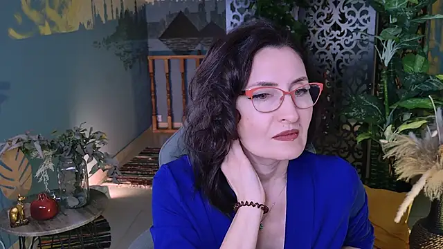 Snapshot of UnaTerra chatting on December 2025 05:24:02 AM UnaTerra online show from December 2025 05:24:02 AM