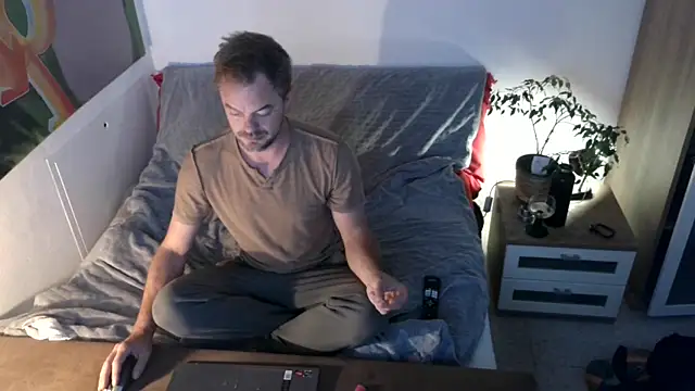 EdelHolz91 online show from September 2025 06:24:02 AM