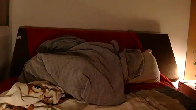 EdelHolz91 online show from April 2026 02:53:02 AM