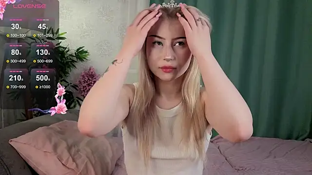 Snapshot of AudieKaemmerer chatting on October 2025 04:38:02 PM AudieKaemmerer online show from October 2025 04:38:02 PM