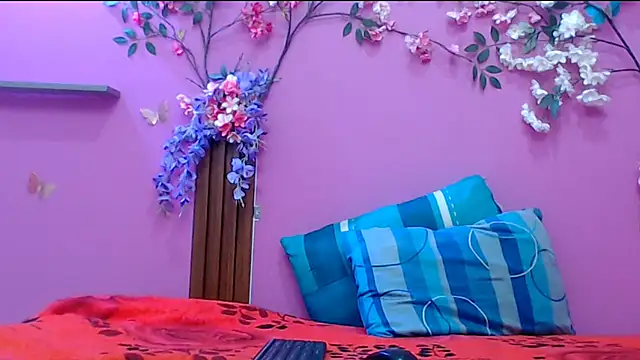 Snapshot of skinnysofia18 chatting on October 2025 12:59:01 PM skinnysofia18 online show from October 2025 12:59:01 PM