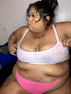 Snapshot of BlaxicanaMami chatting on October 2025 01:04:02 AM BlaxicanaMami online show from October 2025 01:04:02 AM