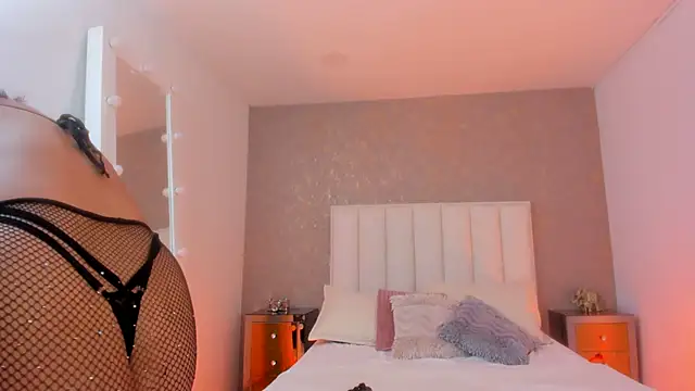 Snapshot of KaylieBrooks chatting on November 2025 08:02:02 PM KaylieBrooks online show from November 2025 08:02:02 PM