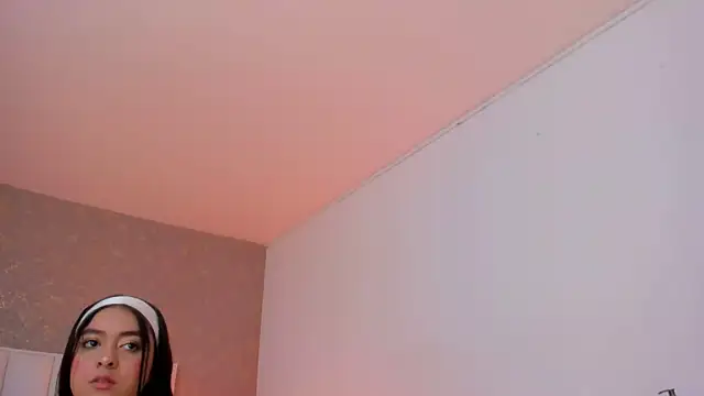 Snapshot of KaylieBrooks chatting on November 2025 03:33:02 PM KaylieBrooks online show from November 2025 03:33:02 PM