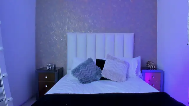 Snapshot of KaylieBrooks chatting on December 2025 07:23:02 PM KaylieBrooks online show from December 2025 07:23:02 PM