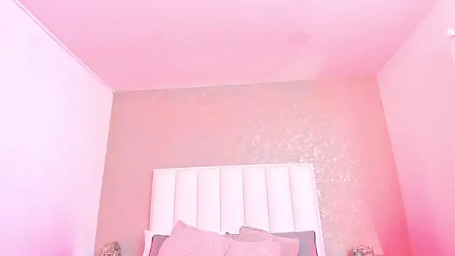 KaylieBrooks online show from April 2026 01:33:02 PM