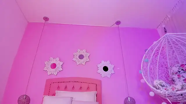 Snapshot of CannelaSmith chatting on October 2025 07:26:01 PM CannelaSmith online show from October 2025 07:26:01 PM