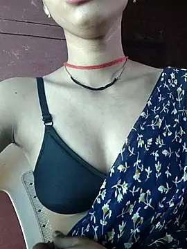 Snapshot of Yatiksha_Beby chatting on November 2025 09:42:02 AM Yatiksha Beby online show from November 2025 09:42:02 AM