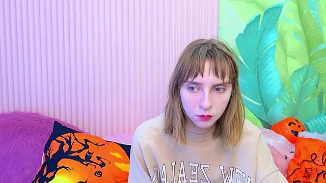 Beverly Gomes online show from October 2025 05:52:02 AM