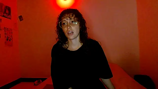 Snapshot of Myrosieposy chatting on December 2025 02:07:02 AM Myrosieposy online show from December 2025 02:07:02 AM