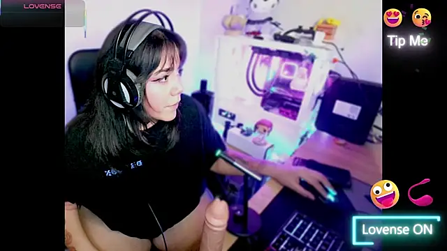 Snapshot of PinkDenial chatting on November 2025 04:54:02 AM PinkDenial online show from November 2025 04:54:02 AM