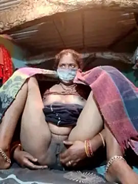 CUTE-004 online show from December 2025 06:04:02 PM