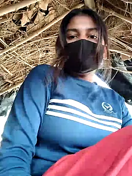 Snapshot of Janvi_Jaitly chatting on November 2025 04:24:01 AM Janvi Jaitly online show from November 2025 04:24:01 AM