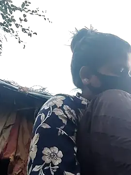 Snapshot of Janvi_Jaitly chatting on December 2025 01:26:02 AM Janvi Jaitly online show from December 2025 01:26:02 AM