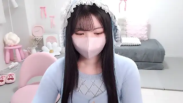 Snapshot of moka-neko chatting on February 2026 05:13:02 AM moka-neko online show from February 2026 05:13:02 AM