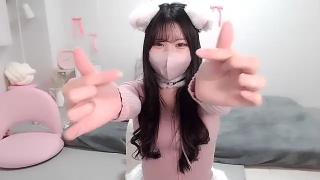 Snapshot of moka-neko chatting on February 2026 01:42:01 PM moka-neko online show from February 2026 01:42:01 PM