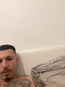 Snapshot of dolarboy17 chatting on November 2025 05:24:01 PM dolarboy17 online show from November 2025 05:24:01 PM