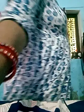 Snapshot of your_favourite_bhabhi chatting on November 2025 04:24:02 AM your favourite bhabhi online show from November 2025 04:24:02 AM