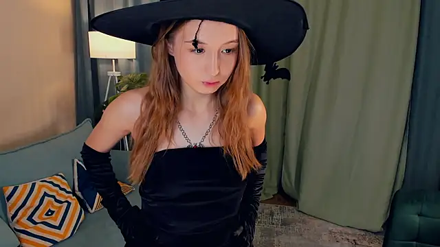 LaritaYoseph online show from October 2025 04:19:01 PM