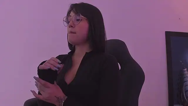 Snapshot of AnnaraLein chatting on November 2025 03:42:02 AM AnnaraLein online show from November 2025 03:42:02 AM