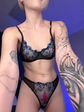 Elven Elfie online show from November 2025 05:09:01 AM