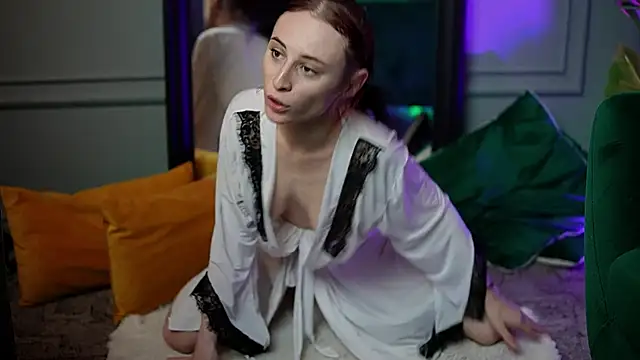 Snapshot of SaraiAngel chatting on November 2025 10:01:01 PM SaraiAngel online show from November 2025 10:01:01 PM