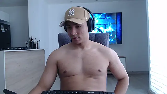 Auron Demon01 online show from October 2025 02:37:01 PM